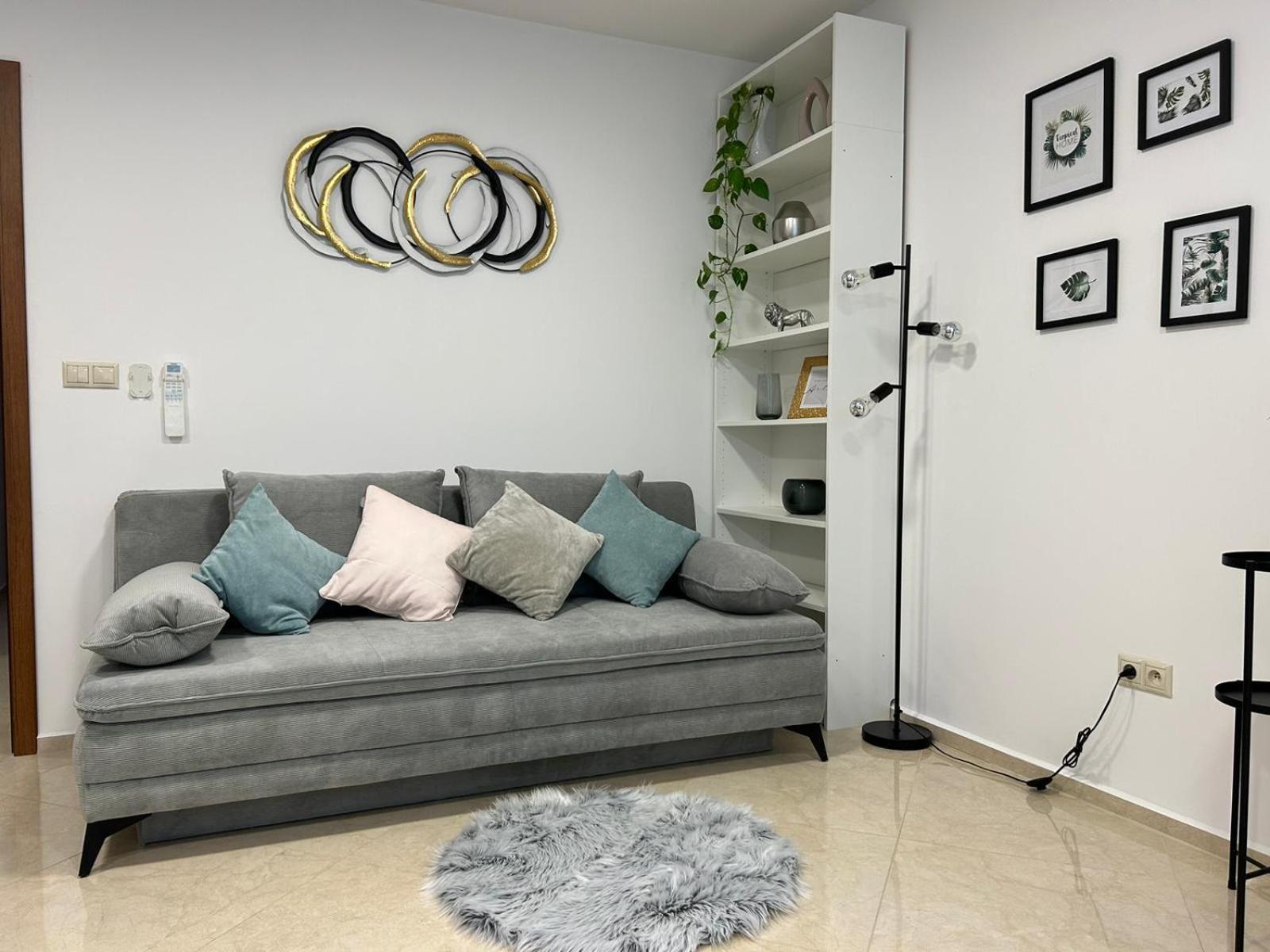 Leo Apartment Free Parking - President Palace Братислава Екстер'єр фото
