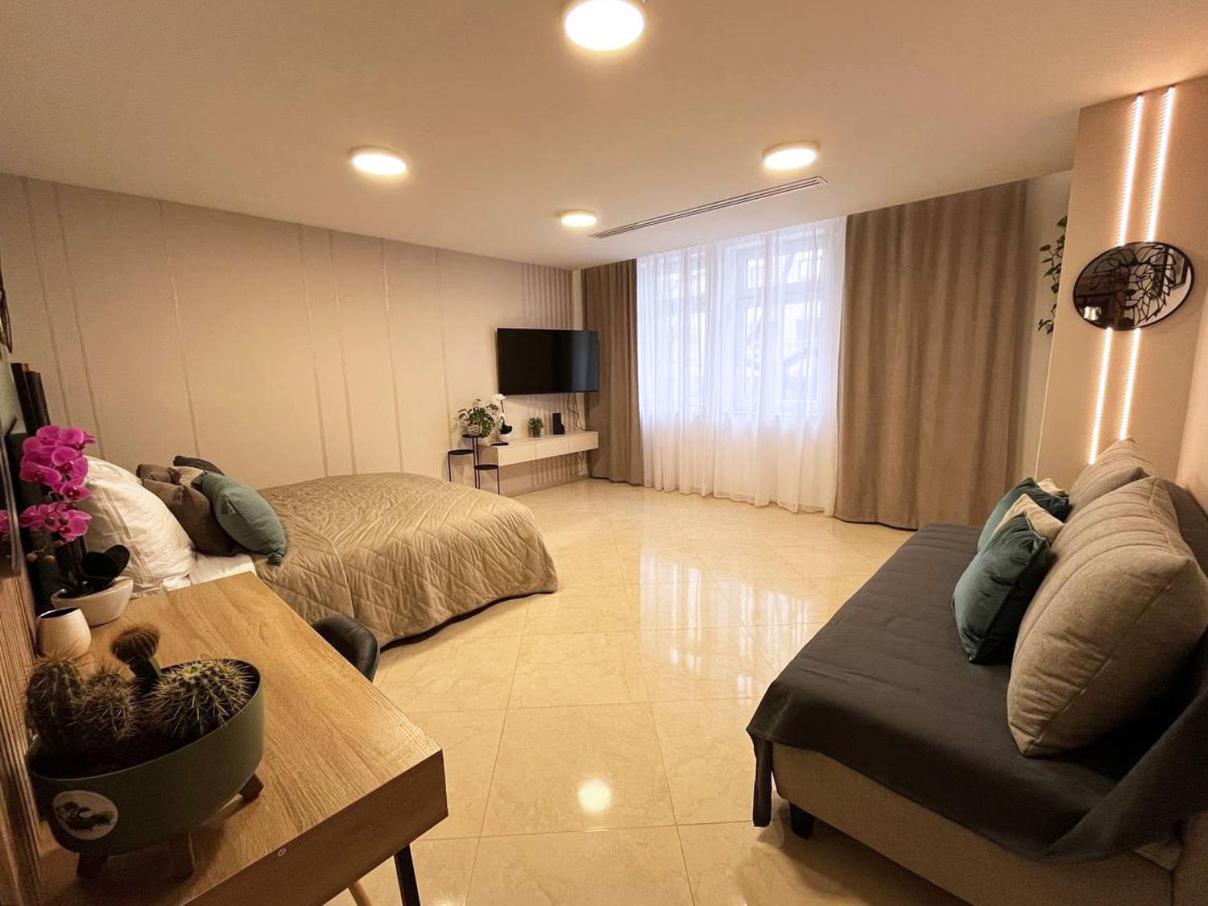 Leo Apartment Free Parking - President Palace Братислава Екстер'єр фото