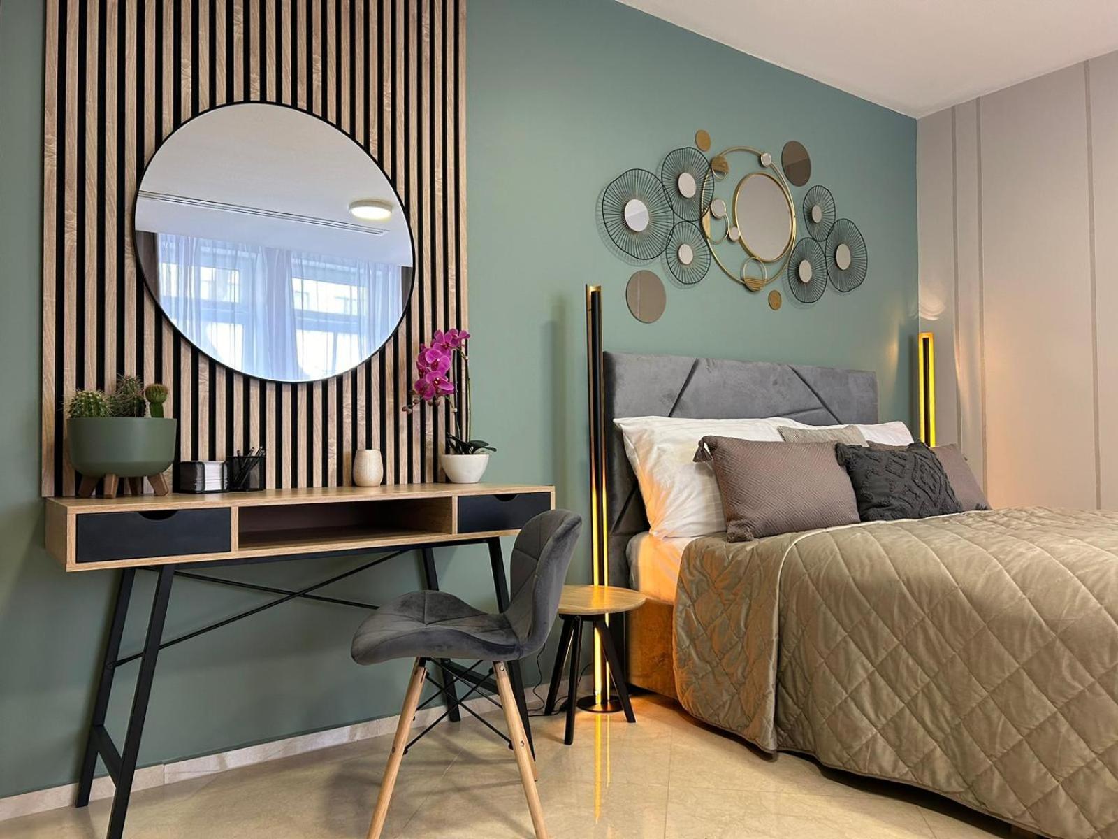 Leo Apartment Free Parking - President Palace Братислава Екстер'єр фото