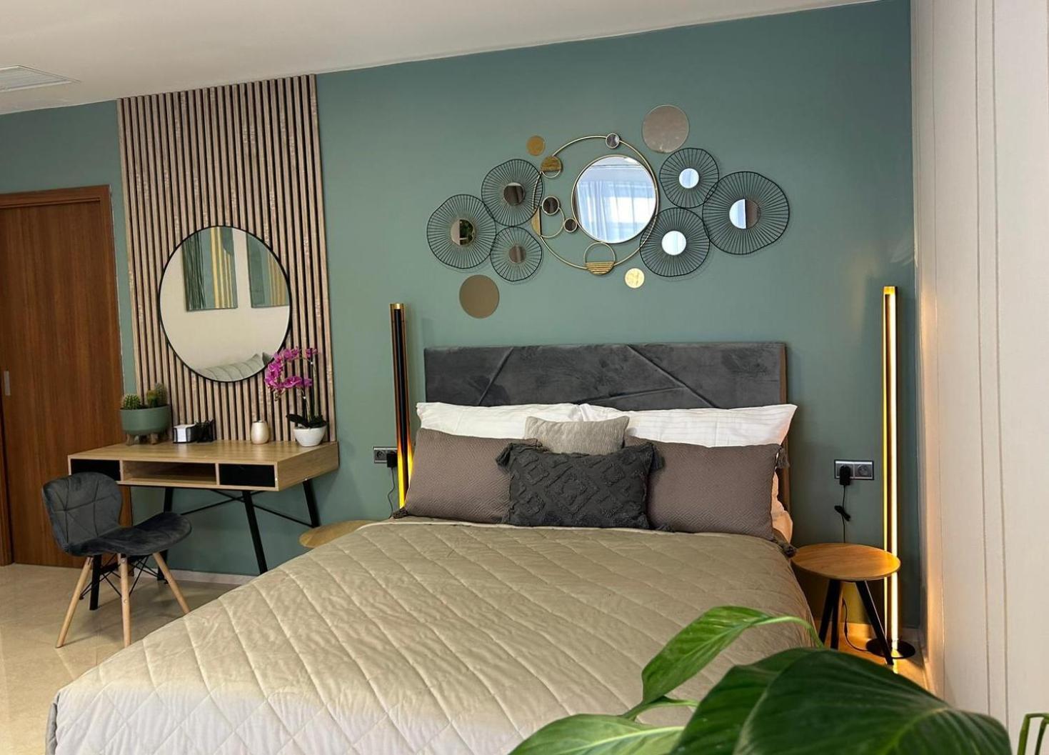 Leo Apartment Free Parking - President Palace Братислава Екстер'єр фото