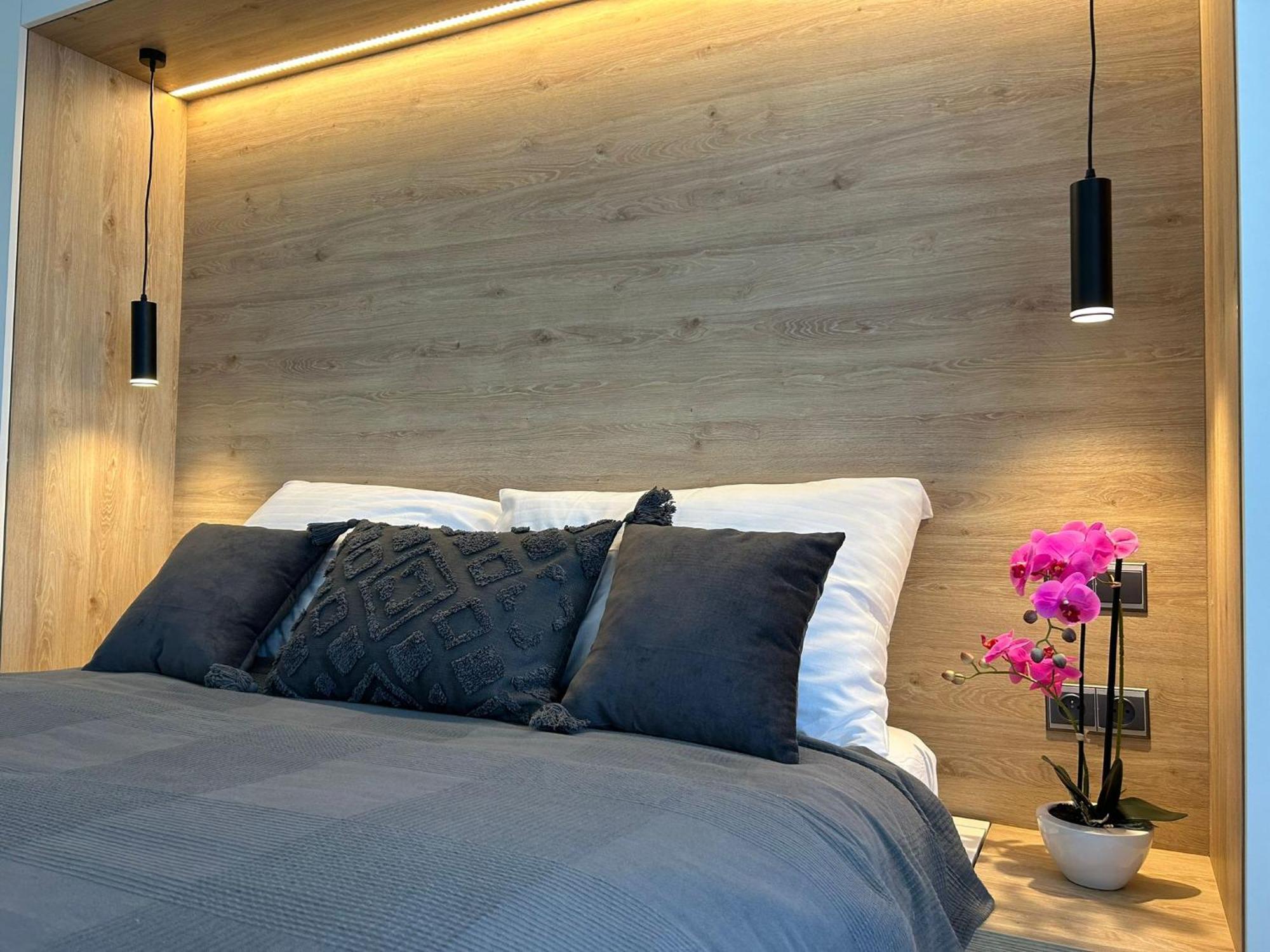 Leo Apartment Free Parking - President Palace Братислава Екстер'єр фото