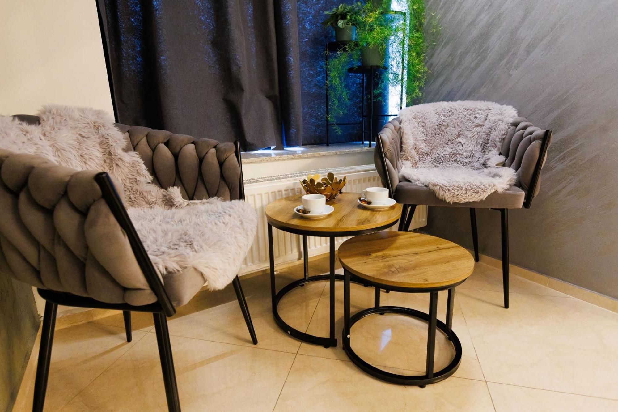 Leo Apartment Free Parking - President Palace Братислава Екстер'єр фото