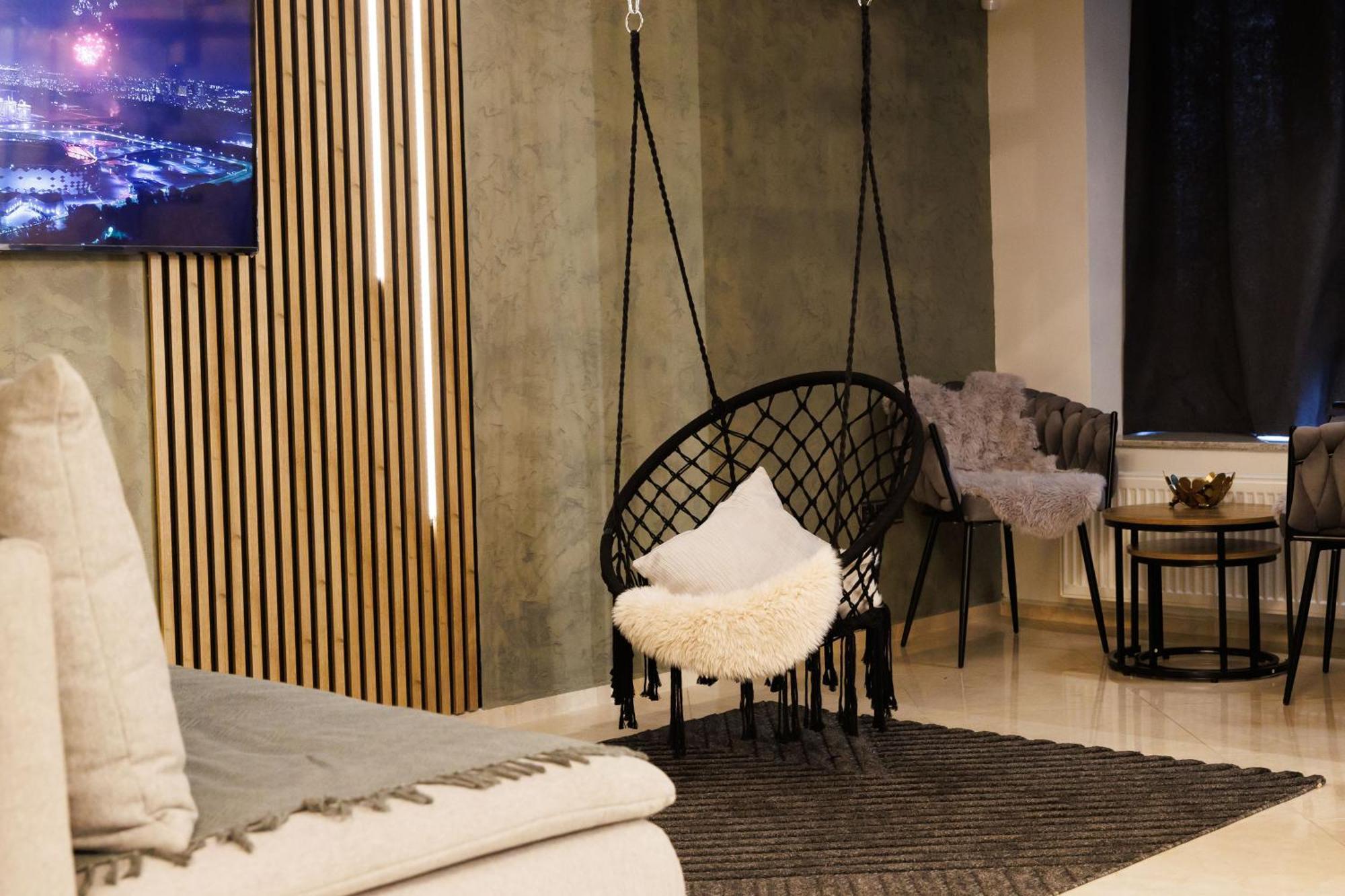 Leo Apartment Free Parking - President Palace Братислава Екстер'єр фото